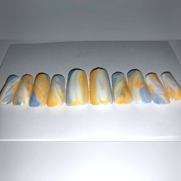 Hand crafted custom 10pc short acrylic press on nails size large - Picture 7 of 8